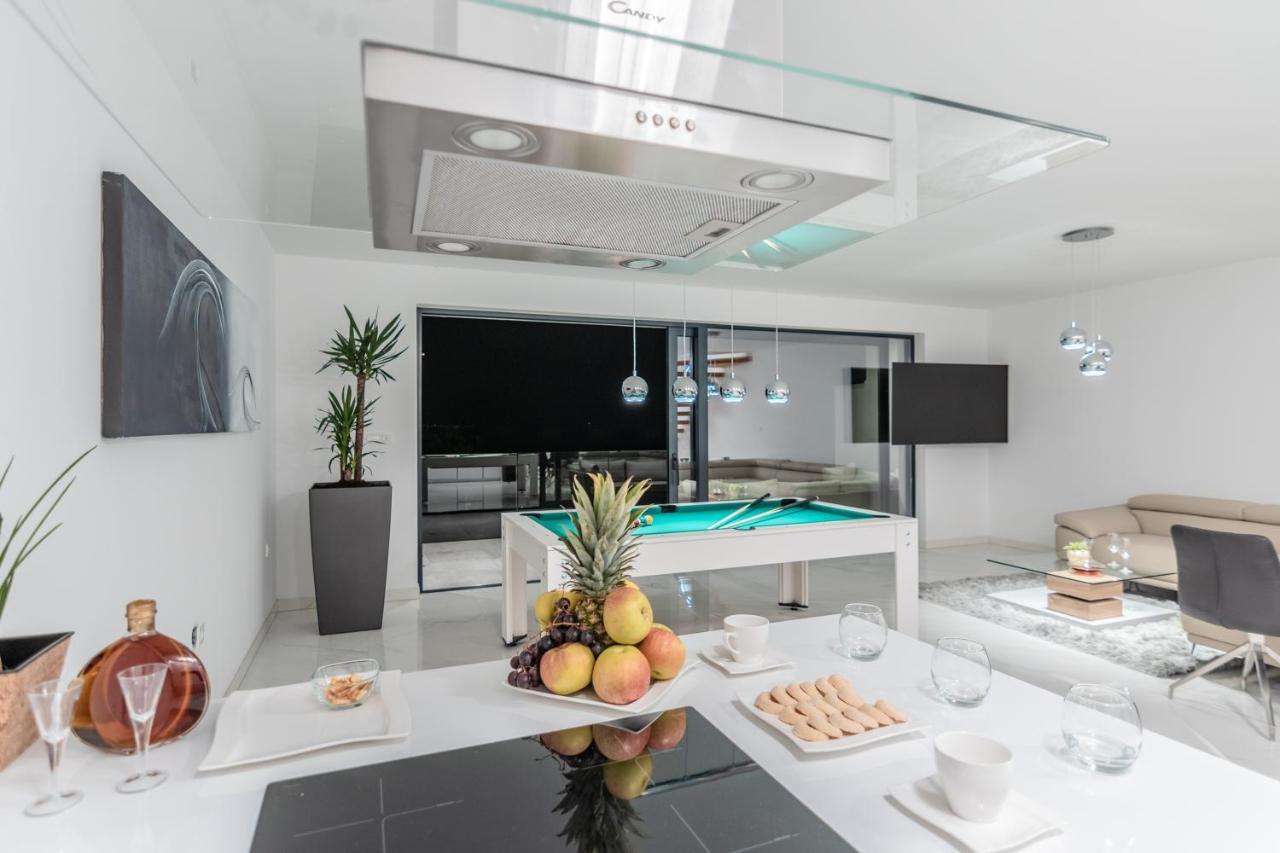Villa The Boat With Rooftop Pool Matulji Dış mekan fotoğraf